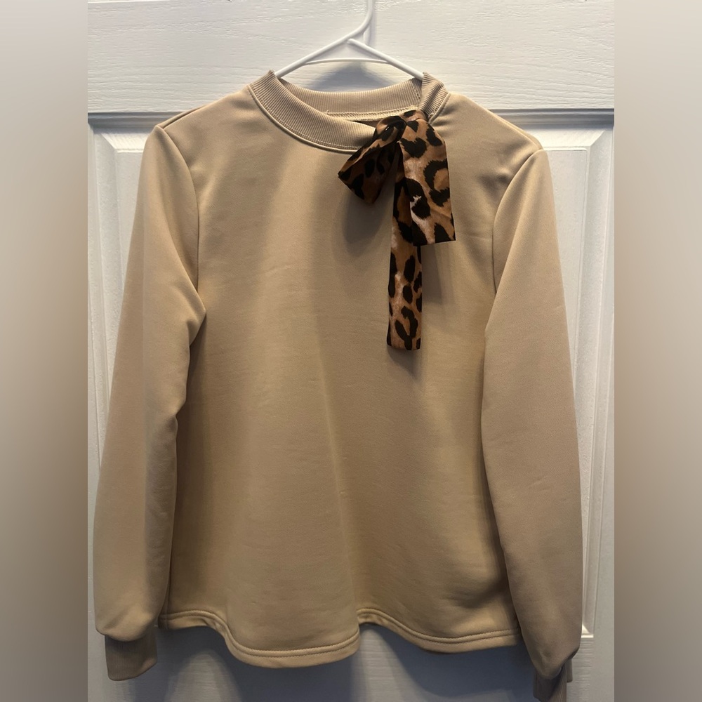 NWT WOMEN'S TIE NECK LONG SLEEVE SWEATSHIRT- APRICOT- SMALL